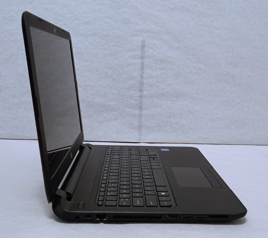 HP 15 touchscreen laptop – 500GB, 1.60GHz, 4GB, Win 10 – Bad Bat, No AC adapter