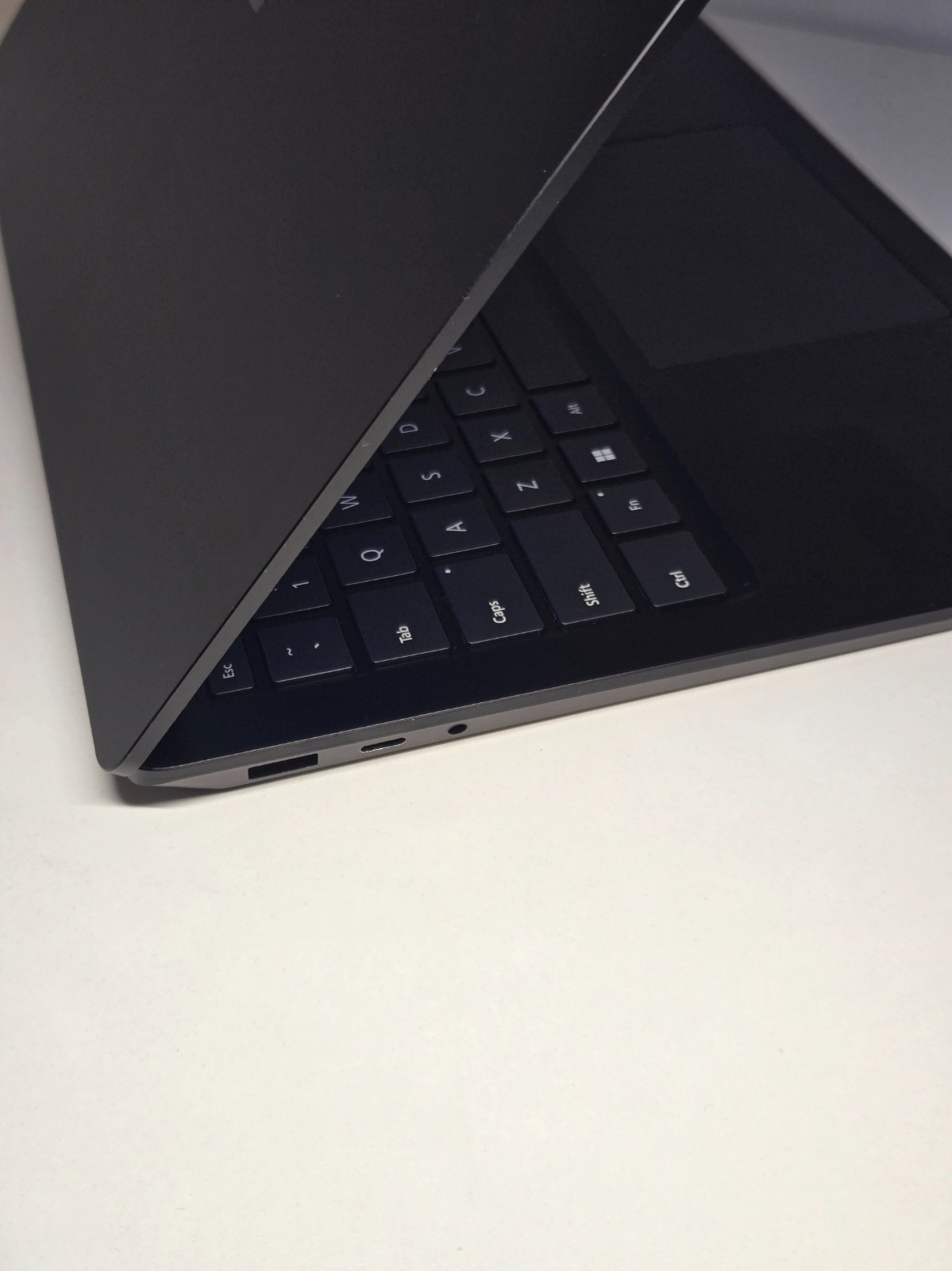 Microsoft Surface Laptop 4/13.5″ 2K Touch/i7 1185G7 16GB/512GB/Intel iris Xe GPU