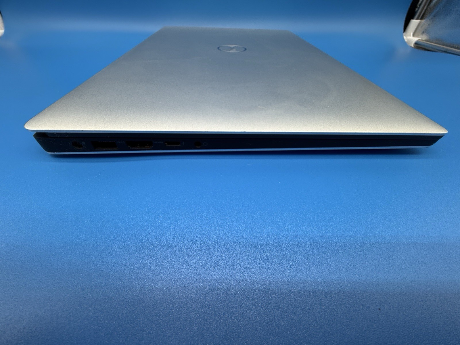 Dell XPS 15 7590 Intel Core i5-9300H 2.40 GHz 8GB RAM, 256GB SSD Win 11 PRO