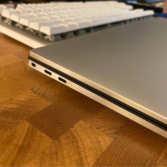 Dell XPS 17 9700 2060 Max-Q i7-10875h UHD 32GB RAM