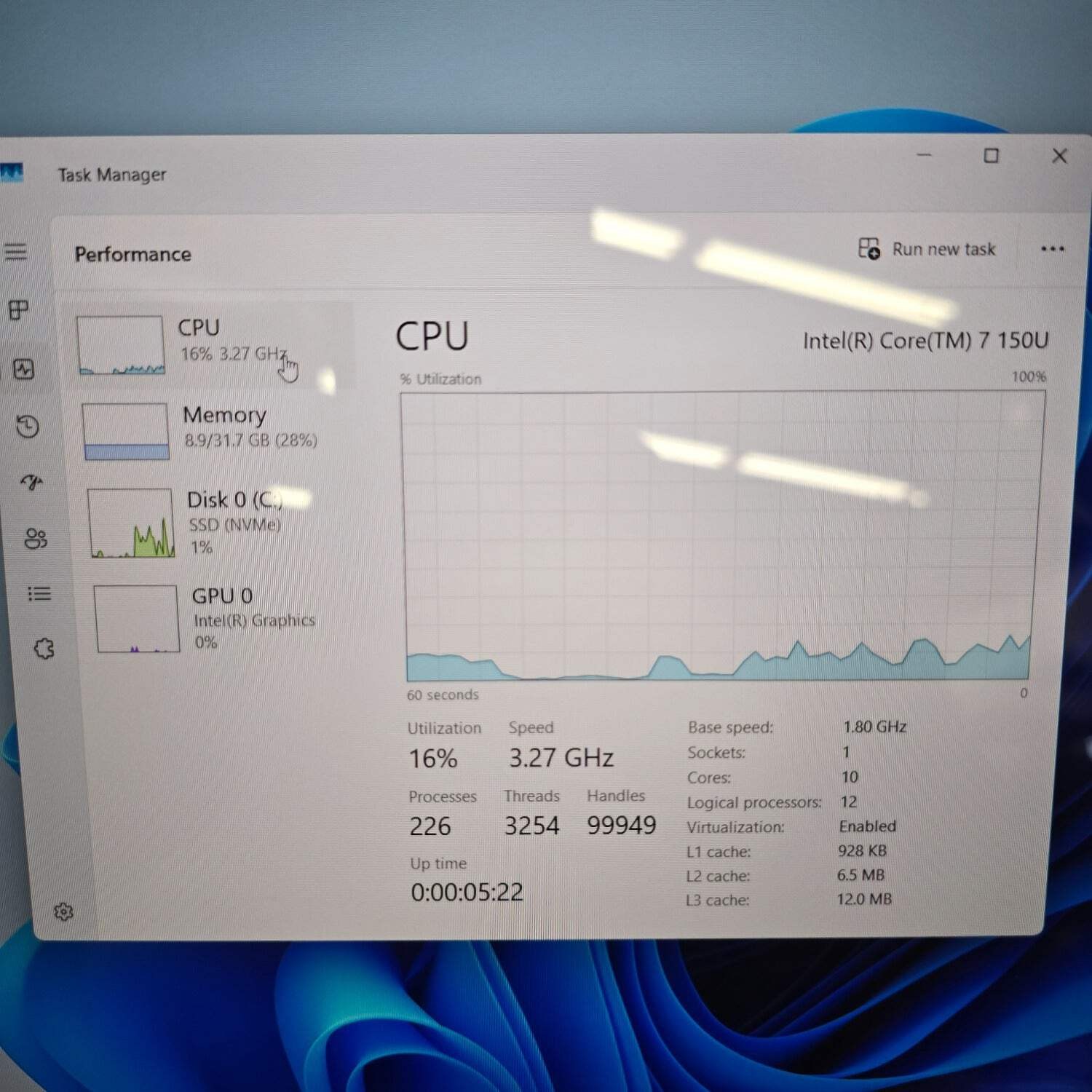 Dell Inspiron P131F 16″ Core Ultra 7 150U 1.8GHz 32GB RAM 1TB SSD