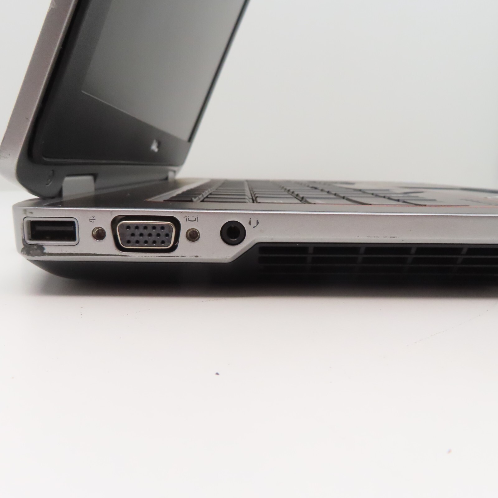 Dell Latitude Laptop Intel Core i5 2.30GHz 2 Cores 4GB DDR3 SDRAM