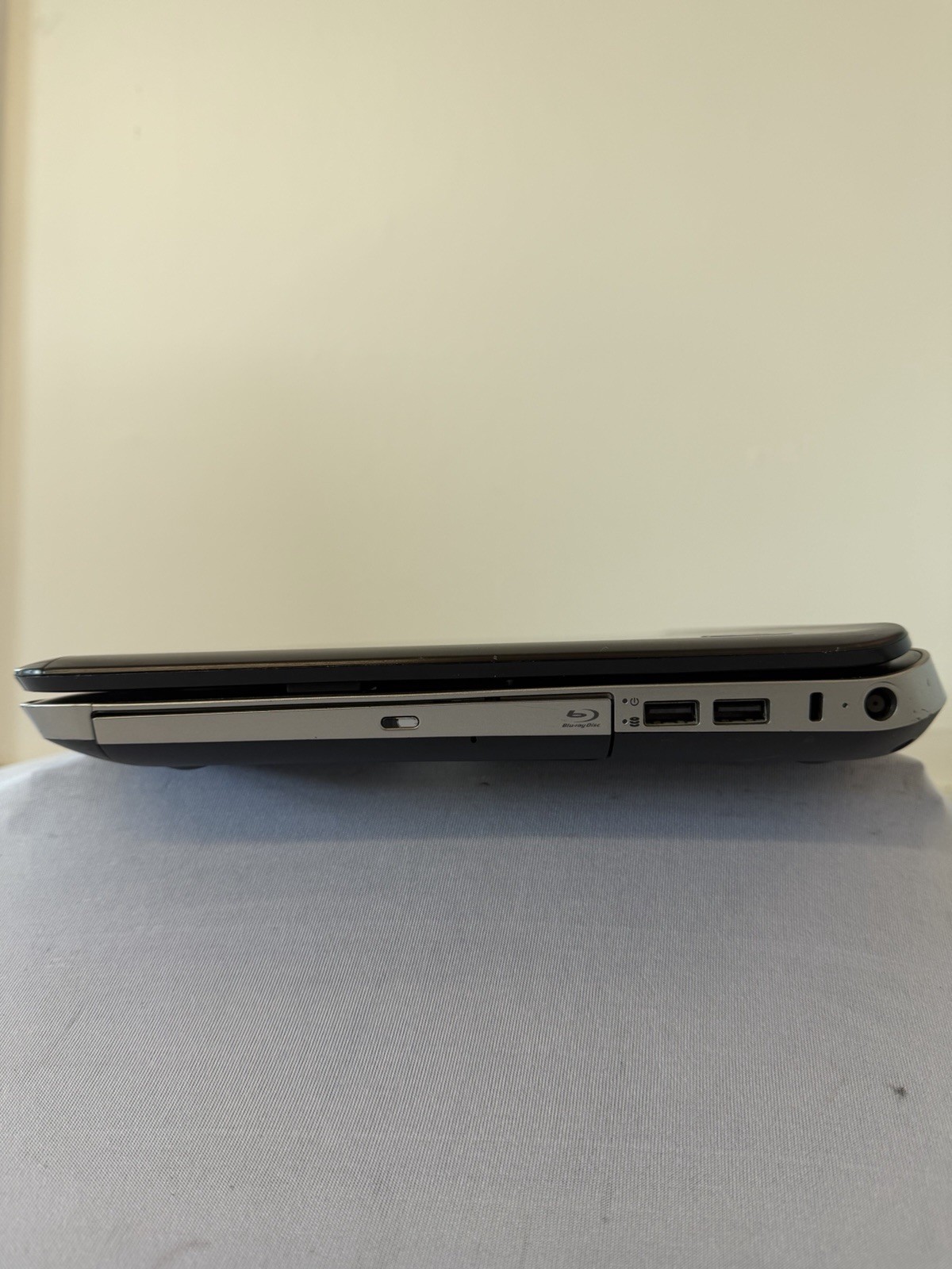 HP Pavillion dv6-6135dx Laptop – Good Screen – AMD A8-3500M – RAM 6 GB -Read Des