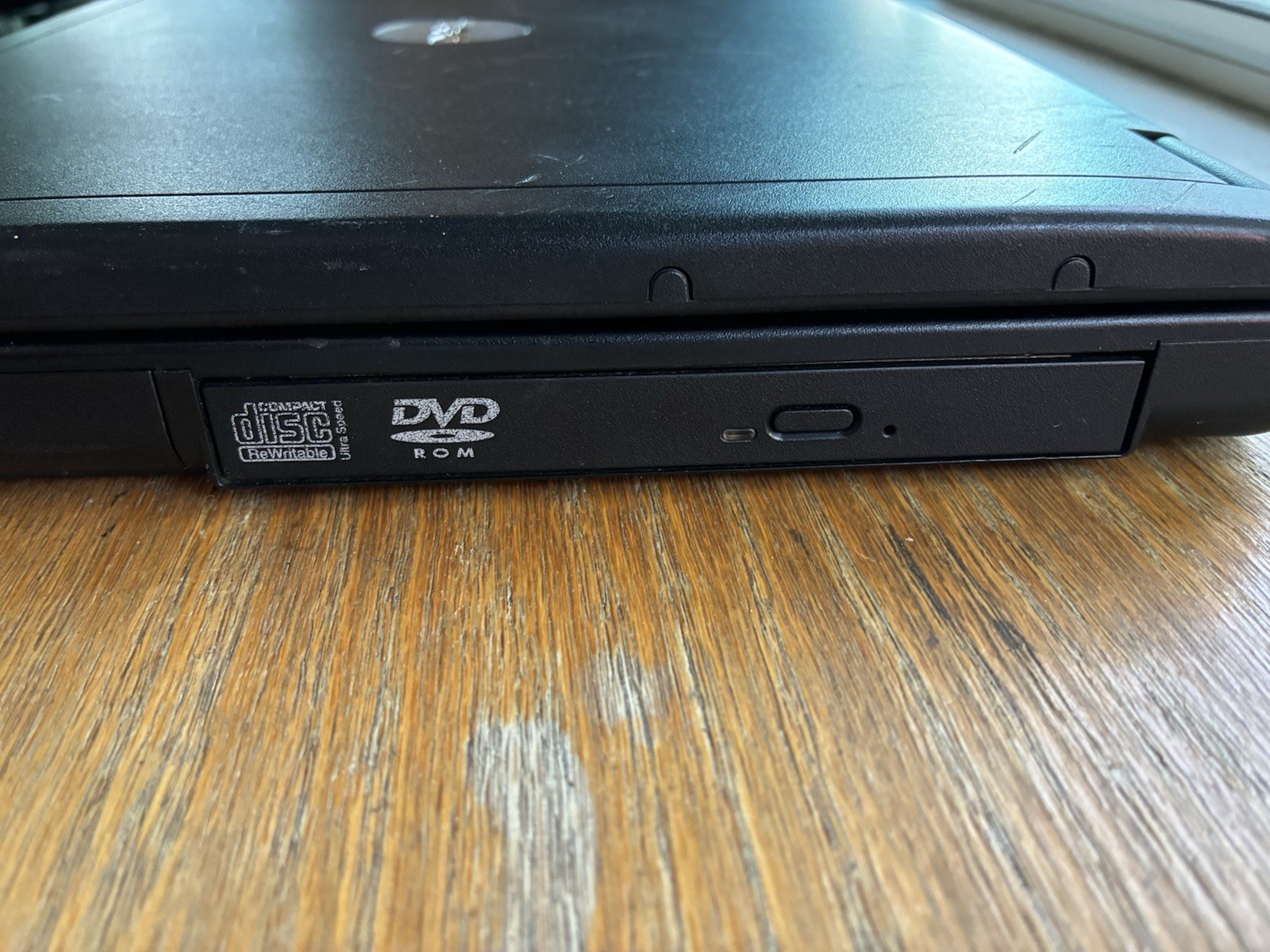 Inspiron 2200 Dell Windows XP Laptop