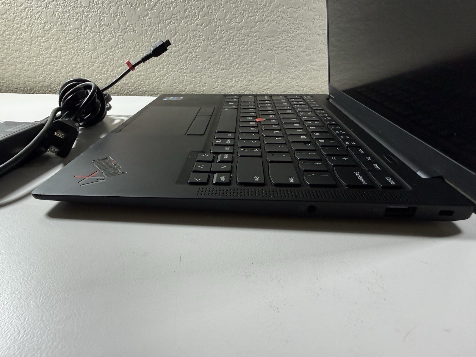 Lenovo ThinkPad X1 Carbon 9th Gen i7-1185G7 16GB DDR4 512GB NO BATTERY WIN 11