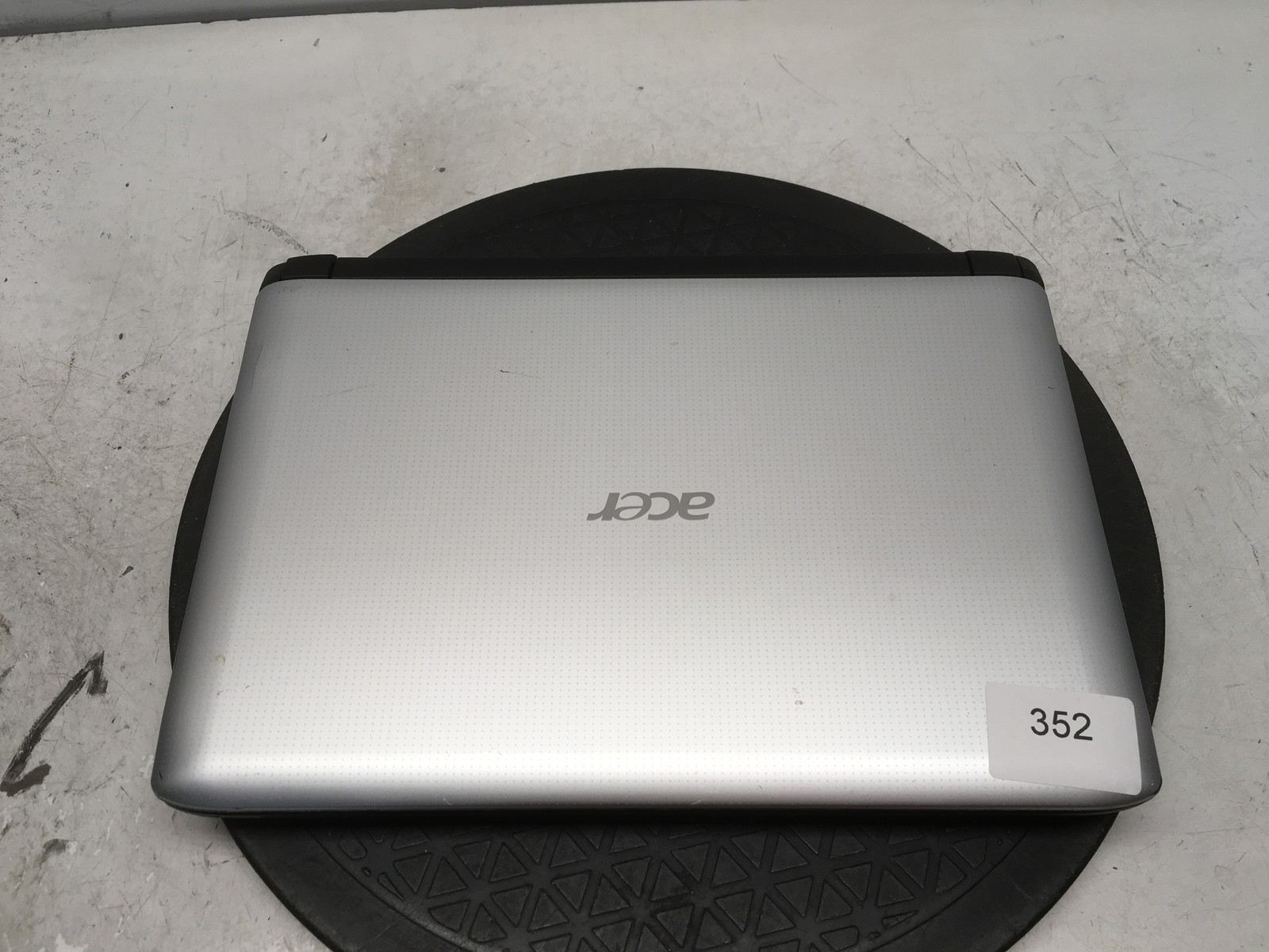 Acer Aspire One NAV50 Intel Atom N450 1.66GHz 1 GB NO HDD No Batt