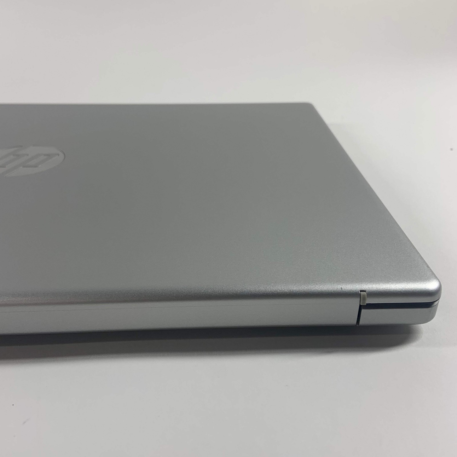 HP Pavilion 15-FC0237NR 15.6″ Ryzen 7 5825U 2.0GHz 8GB RAM 512GB SSD