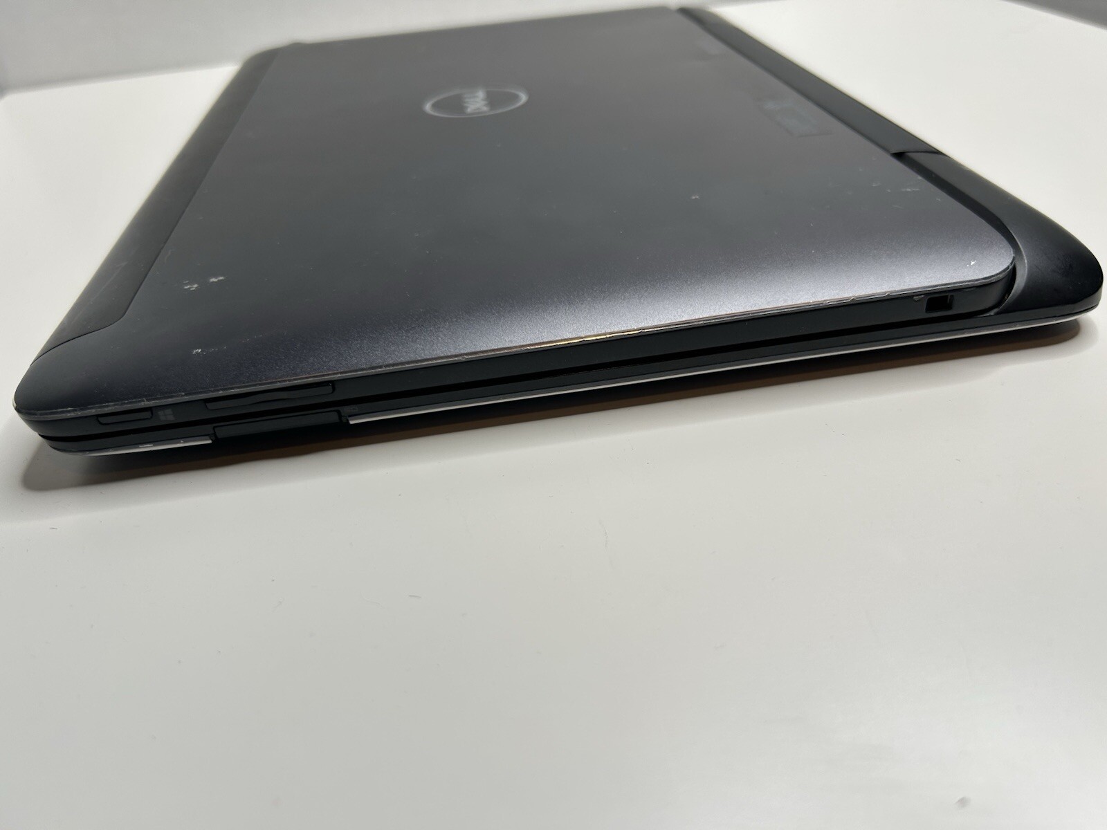 Dell Latitude 7350 Core m-5Y71 1.20GHz FOR PARTS/REPAIR NO POWER