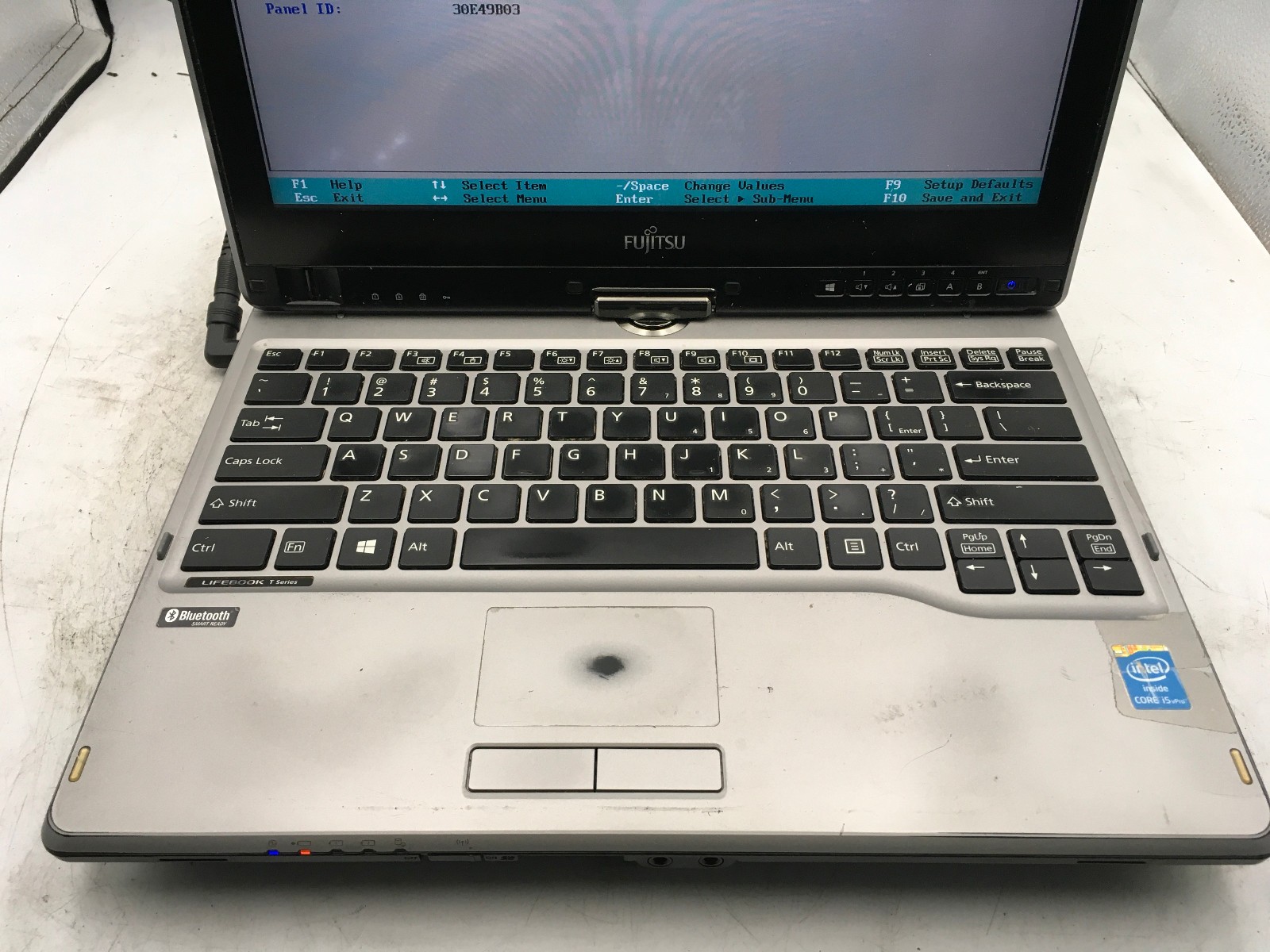 FUJITSU LIFE T734 – BOOTS TO BIOS – INTEL I5 4300U – 8GB RAM – NO OS – READ – BB