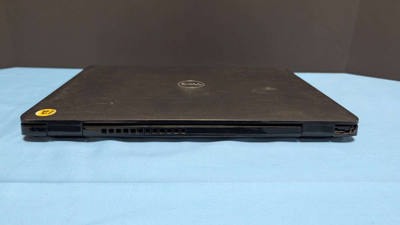 DELL LATITUDE 3400 – INTEL i5-8265U 8GB RAM NO HDD HEAVY COSMETIC READ!