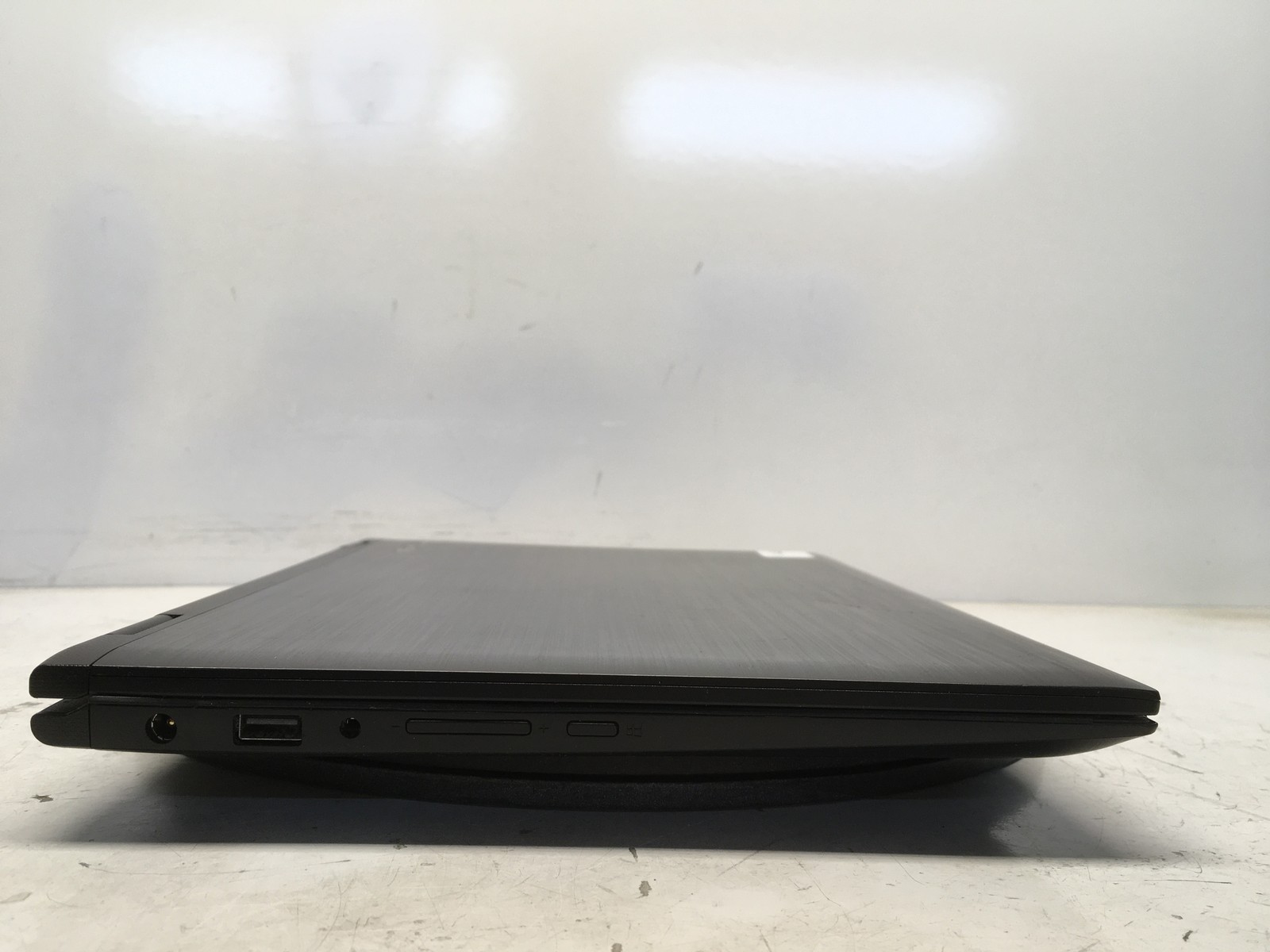 Toshiba Satellite E45W-C4200X Intel Core i3-5015U 6 GB NO HDD No Batt