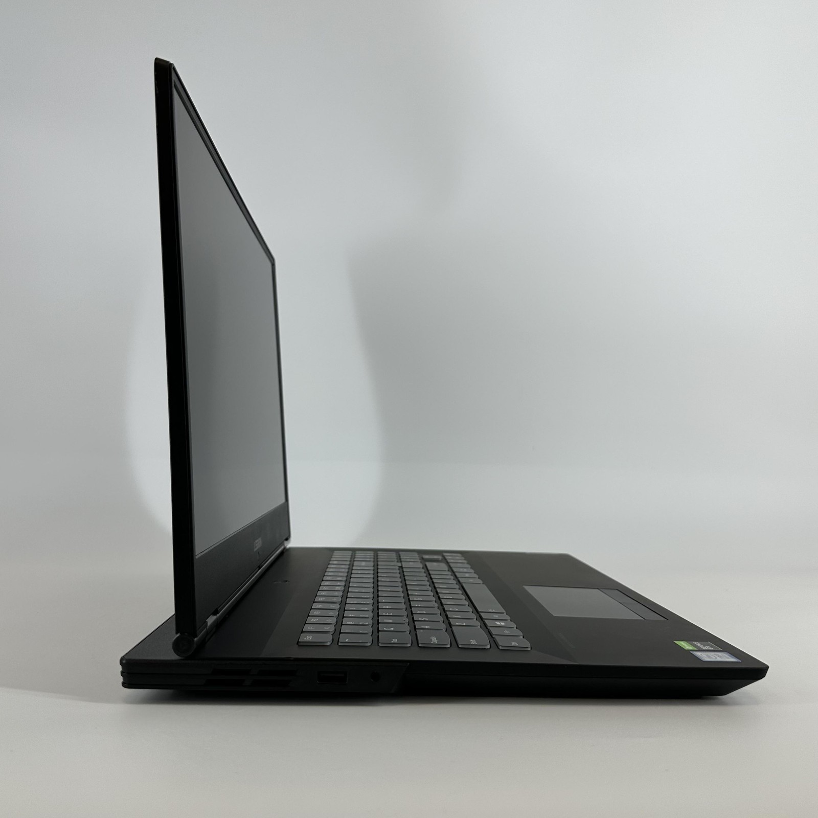 Lenovo Legion Y540 17.3 FHD i5-9300HF 2.40GHz 16GB 256GB/2TB GTX 1650 FRAME GAP