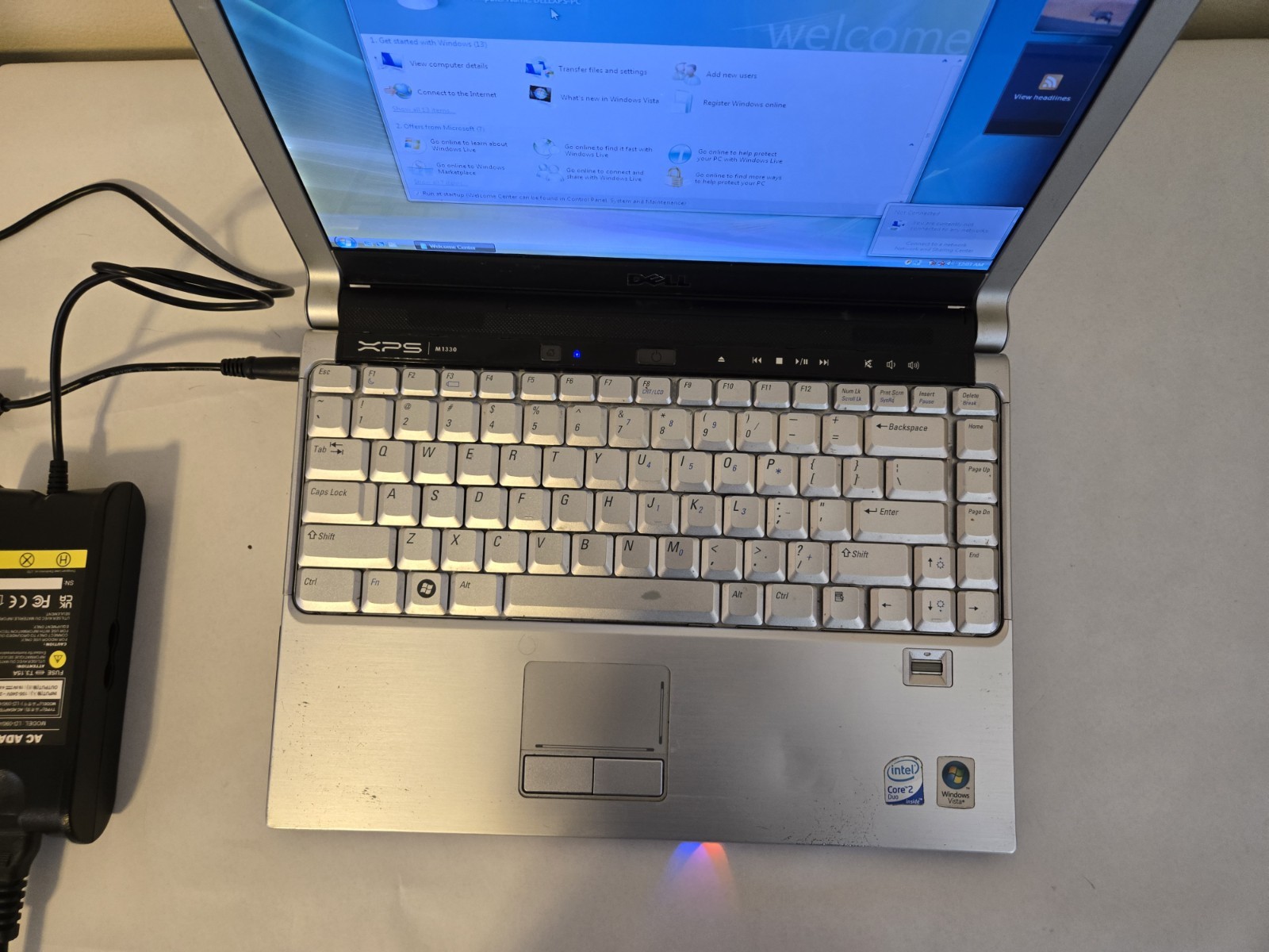 DELL XPS M1330, Intel Graphics, Core 2 Duo 1.66GHz 2GB Ram, 250gb Hdd, W-Vista