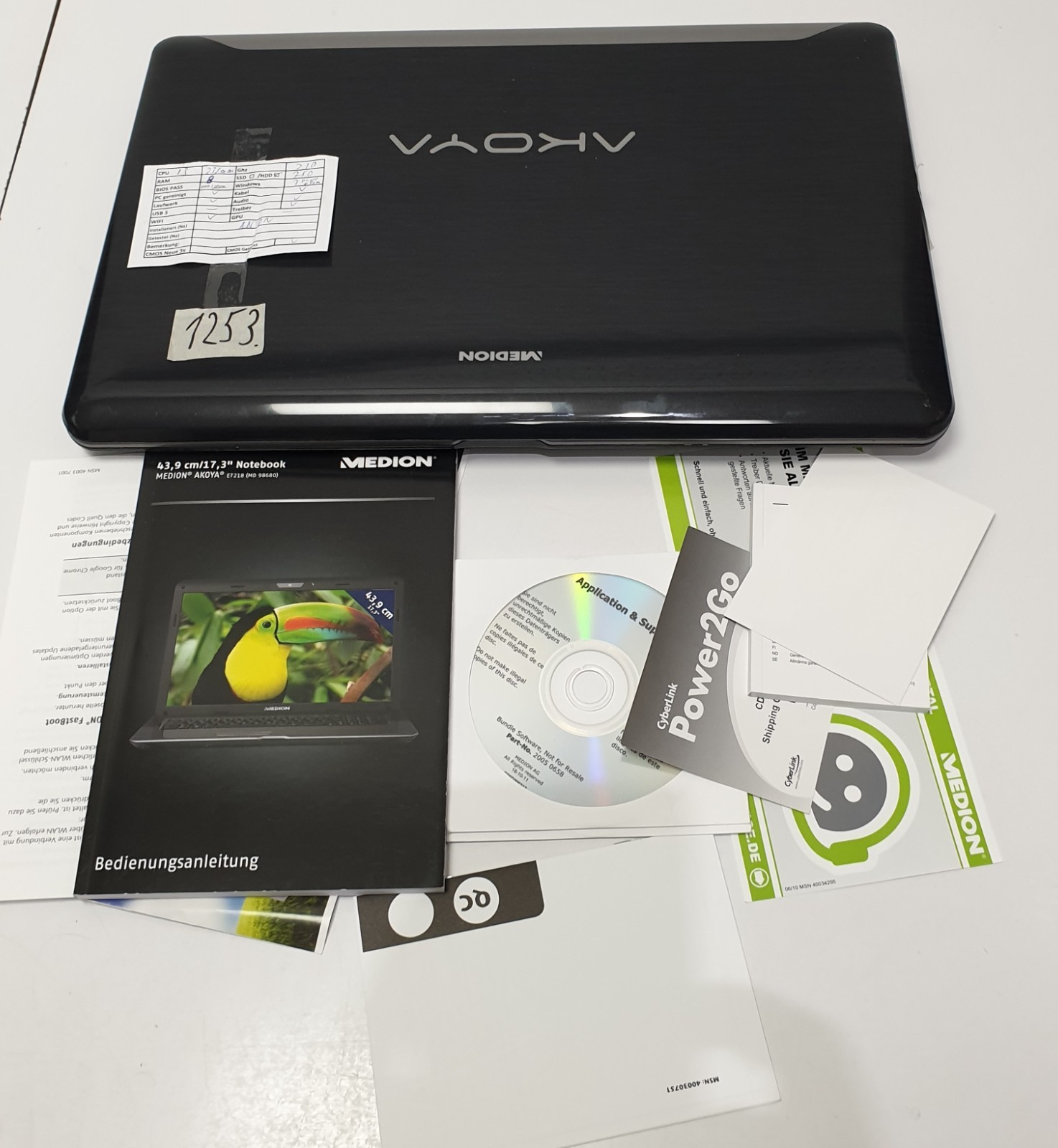 Medion Akoya E7218 i3-2310M 2.10GHz 750GB 8GB Laptop Windows 7 17.3″ VGA HDMI