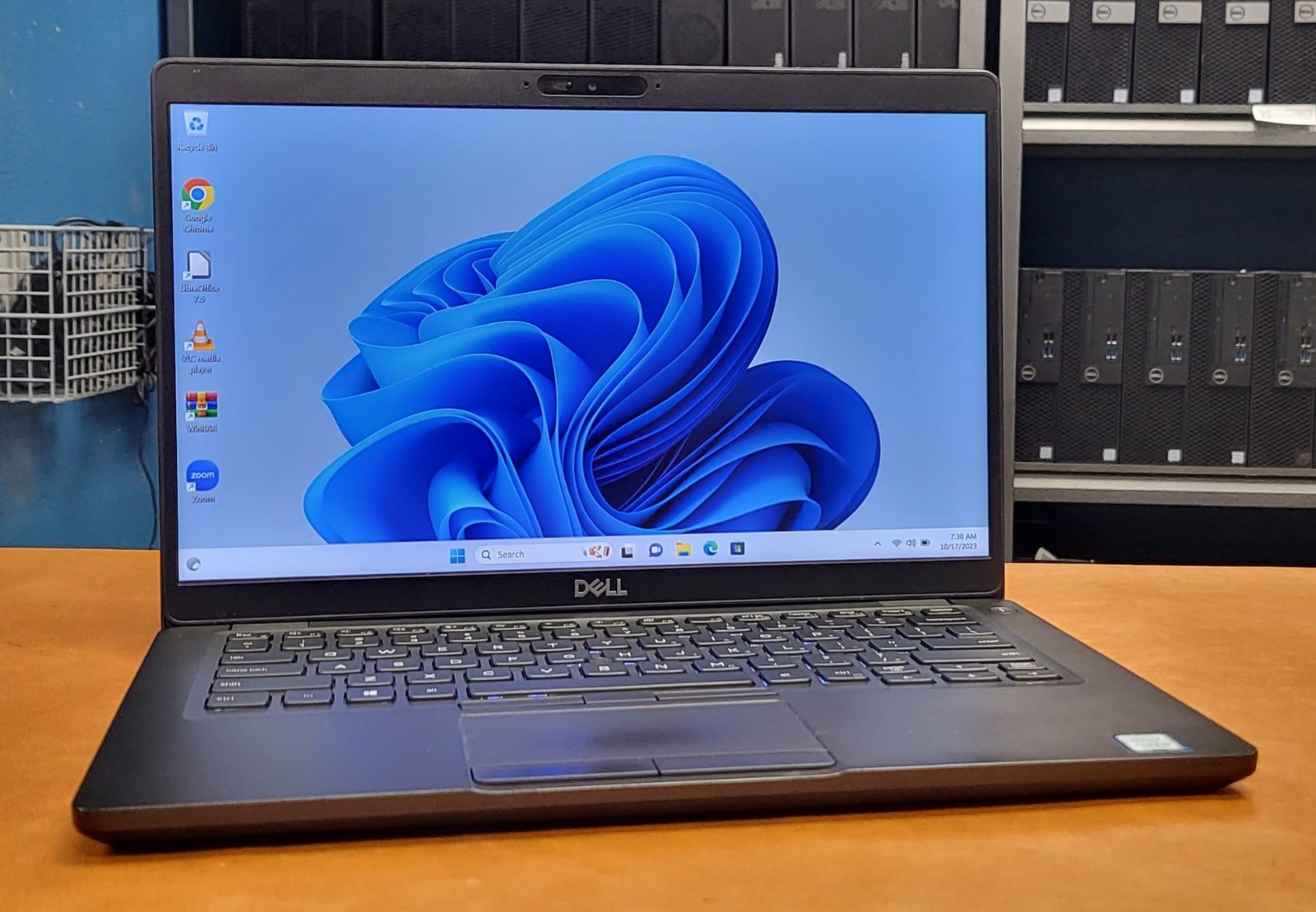 Dell Latitude 5400 – Intel Core i5-8th Gen, 256GB SSD, 16 GB PC4 RAM, Win11, 14″
