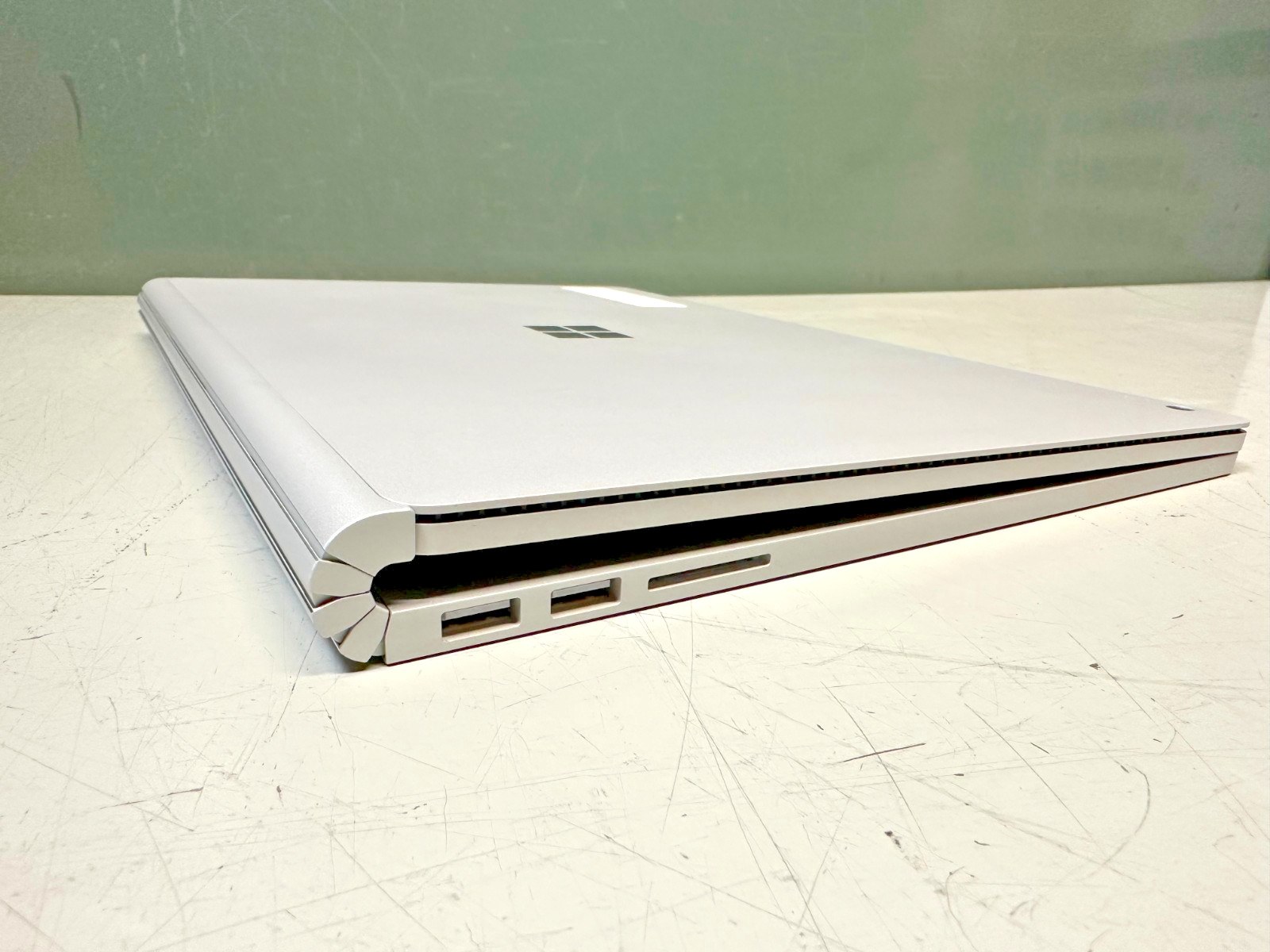 SURFACE BOOK 2 13.5″ TOUCH – i5-8350U | 8GB RAM | 256GB SSD | INTEL UHD | WIN 10