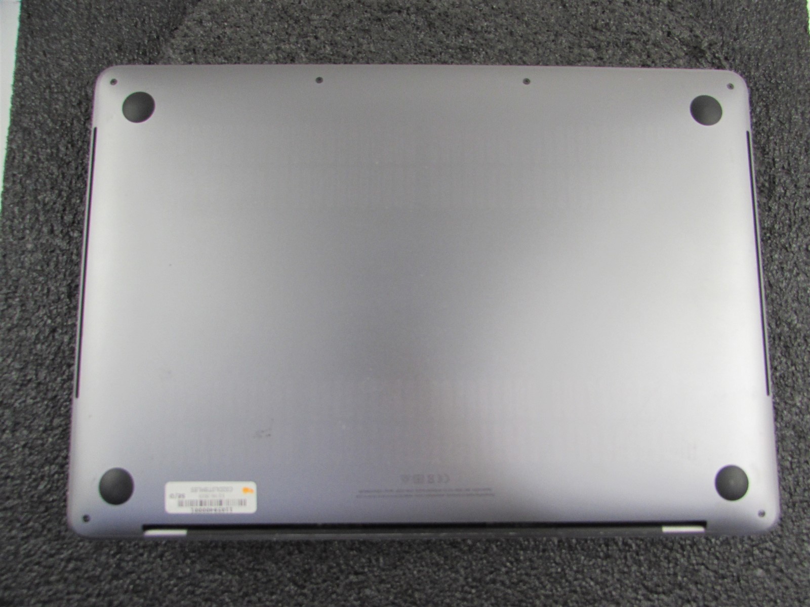 APPLE MACBOOK PRO A2251 2560X1600 CORE I7-1068NG7 512GB SSD 16GB RAM NO O.S