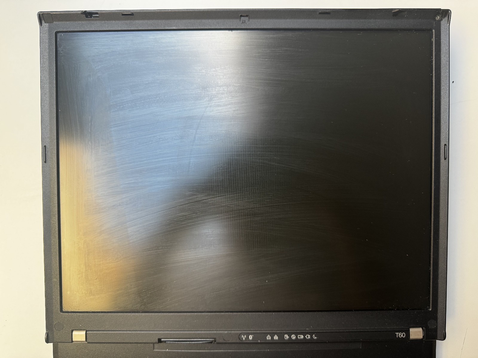 14.1″ Lenovo/IBM ThinkPad T60 – Core 2 Duo T7200 2.0 Ghz, 4 GB RAM, 120 GB SSD