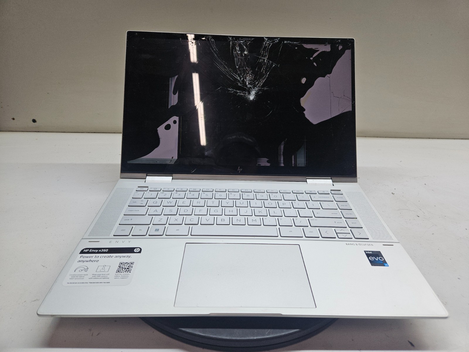 HP ENVY 15-EW0013DX Intel Core i5-1235U 8GB NO HDD – FOR PARTS/REPAIR SCREEN DMG