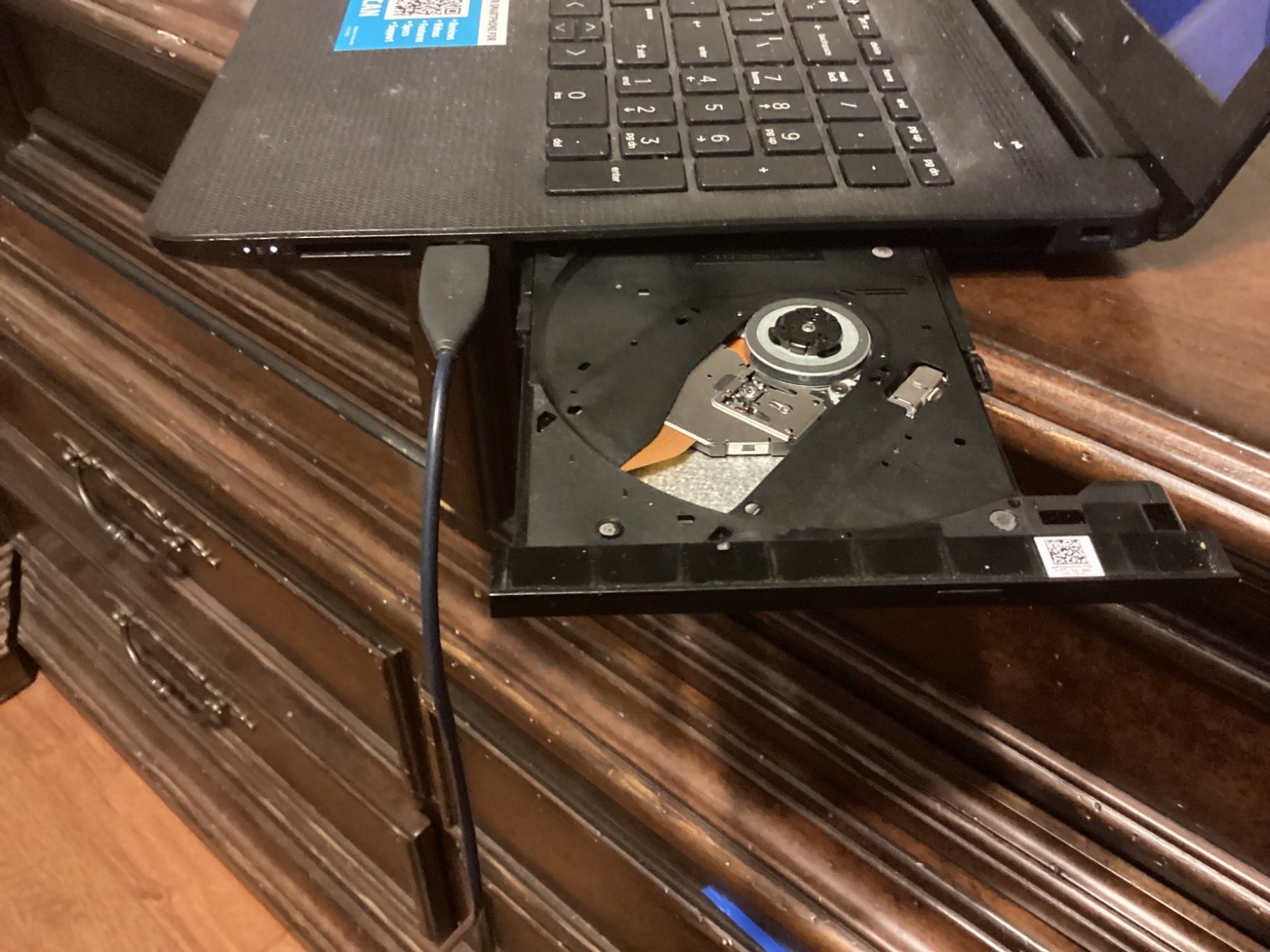 HP 15-DB0011DX 15.6″ Laptop Windows 10 Home AMD A6-9225 4GB Memory 1TB Working