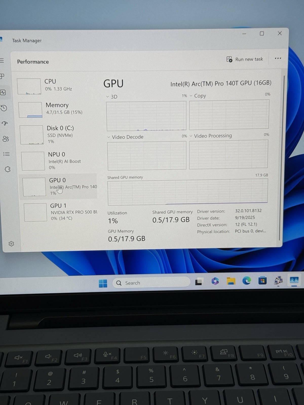 Dell Pro Max 14 MC14250 FHD+ Ultra 7 265H 32GB 2TB SSD RTX PRO 500