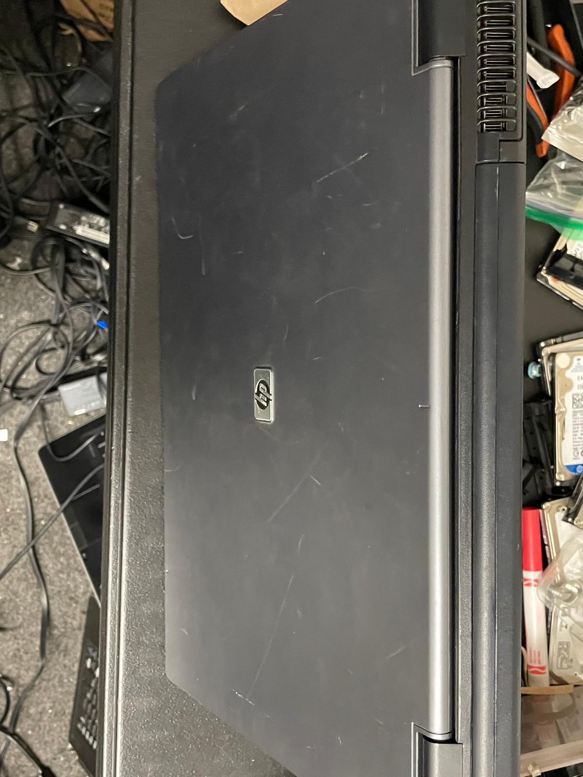 HP Compaq 8710P Core 2 Duo T8100 2100MHz 2 GB 320GB HDD XP Pro WXGA+ Nvidia GPU