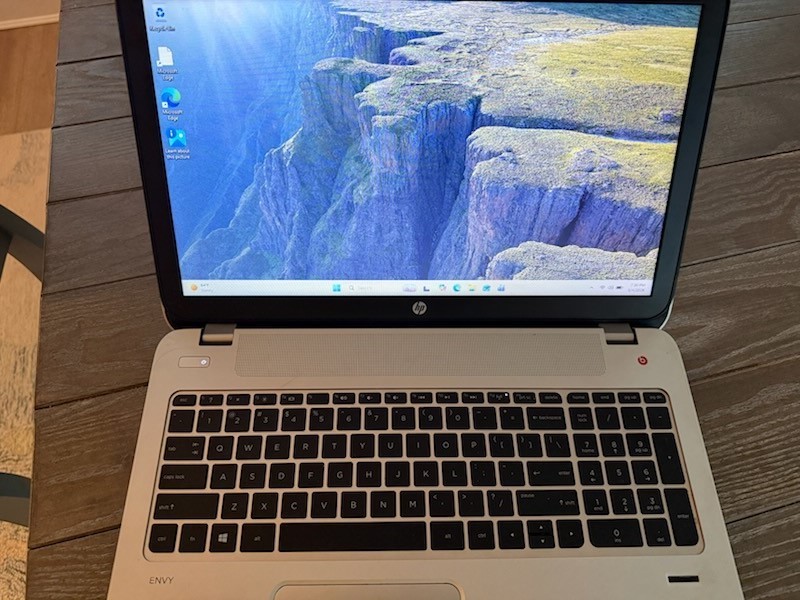 HP Envy 15 i7-4700MQ,8GB, 256 GB SSD, HD 4600 Video, NO OS, W/Adapter