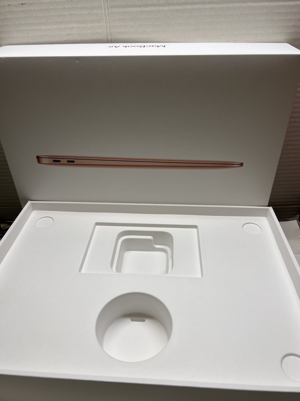 MacBook Air 13″ Laptop “EMPTY BOX ONLY” Model A2337 GOLD Core i5 8GB 256GB SSD