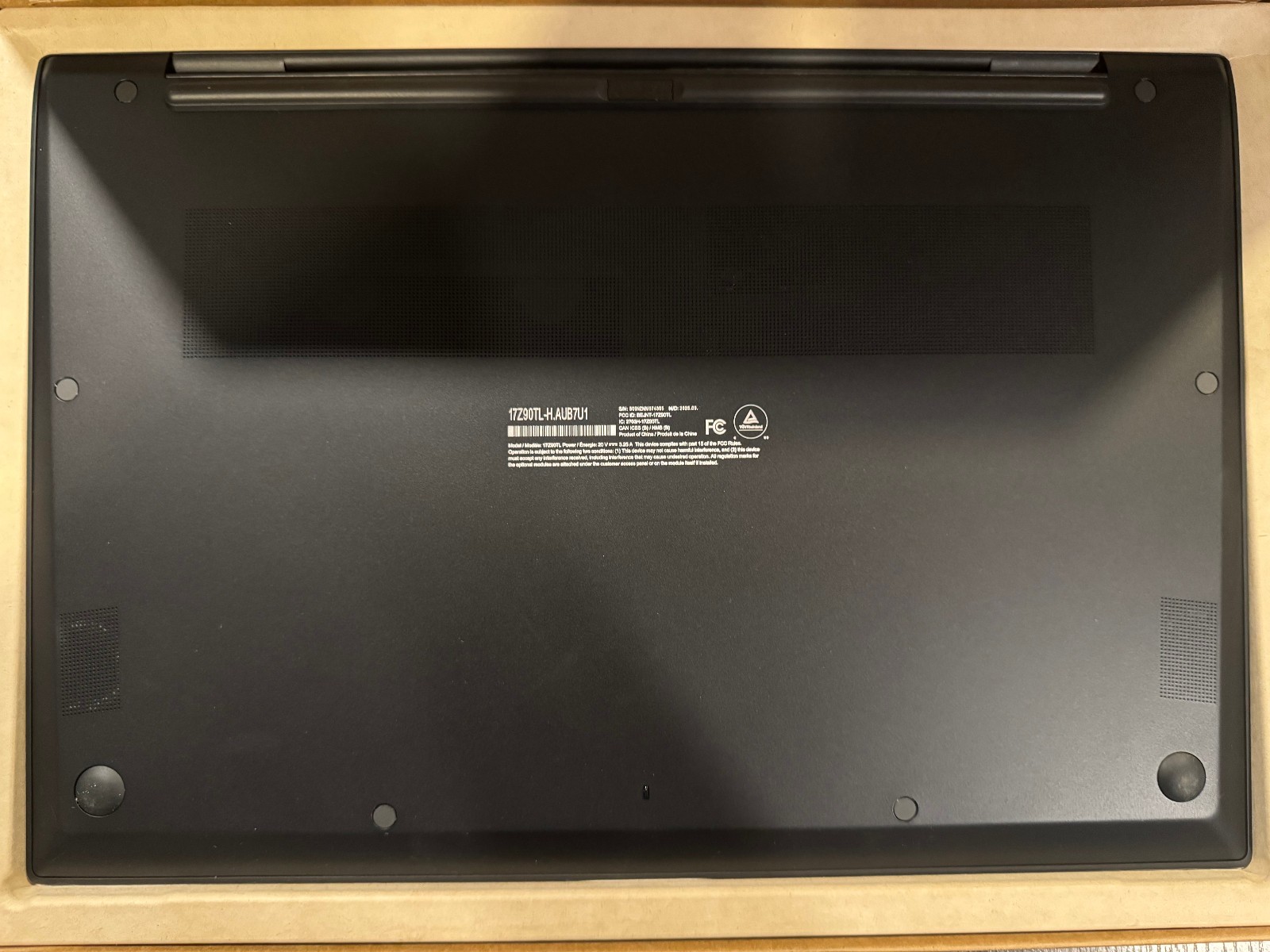 LG Gram 17″ Intel® Core™ Ultra 7, 32GB RAM, 2TB (2x1TB) SSD, 17Z90TL-H.AUB7U1