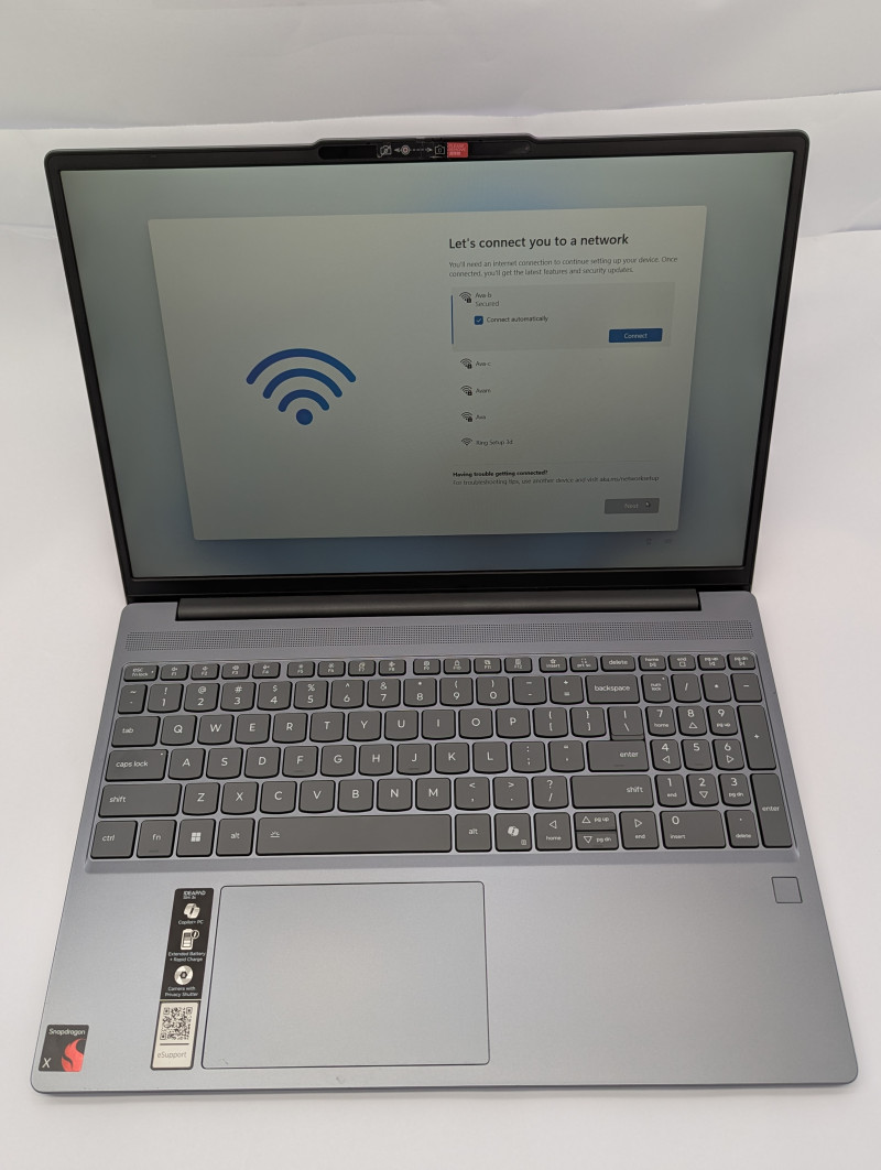 Lenovo IdeaPad Slim 3x Snapdragon X 16GB RAM 1TB SSD 15.6″ Touch WUXGA 1920×1200
