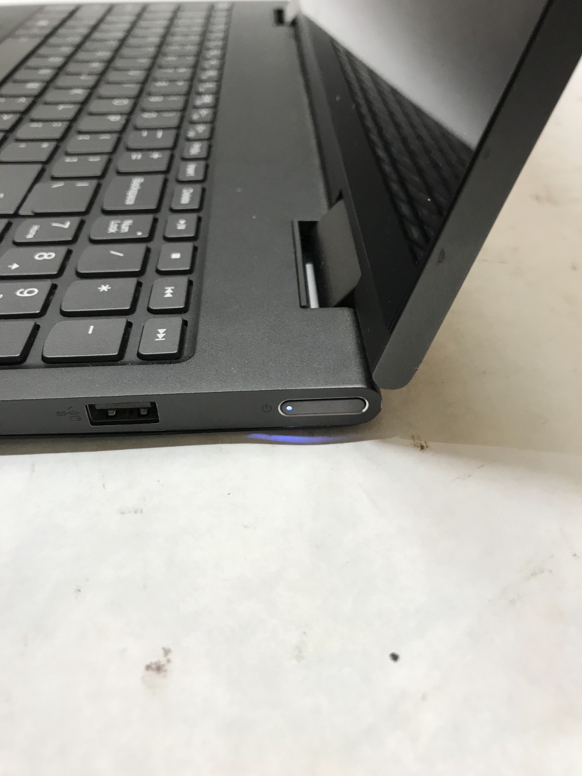 Lenovo Yoga C740-15IML 15″ Intel Core i5 NO RAM NO SSD/OS For Parts READ DESC DW
