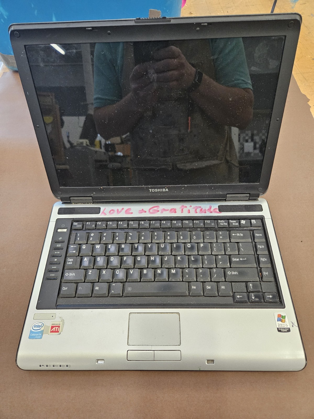 Toshiba Satellite M115- S1064 15.6″ Win XP NO Charger PARTS Only