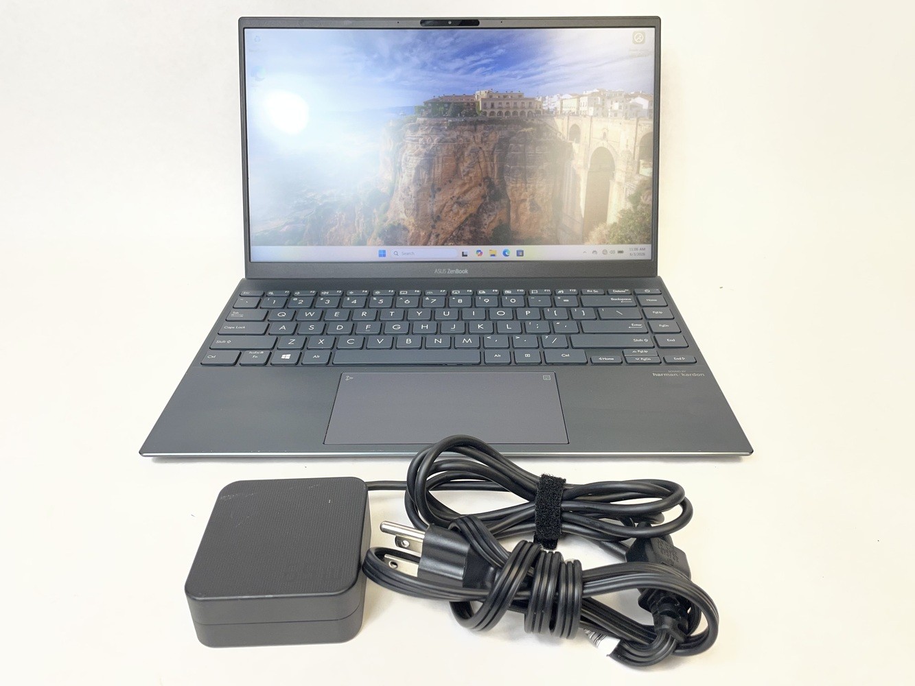 Asus ZenBook UM425UA AMD Ryzen 7 5700U 14″ 16GB RAM 1TB SSD