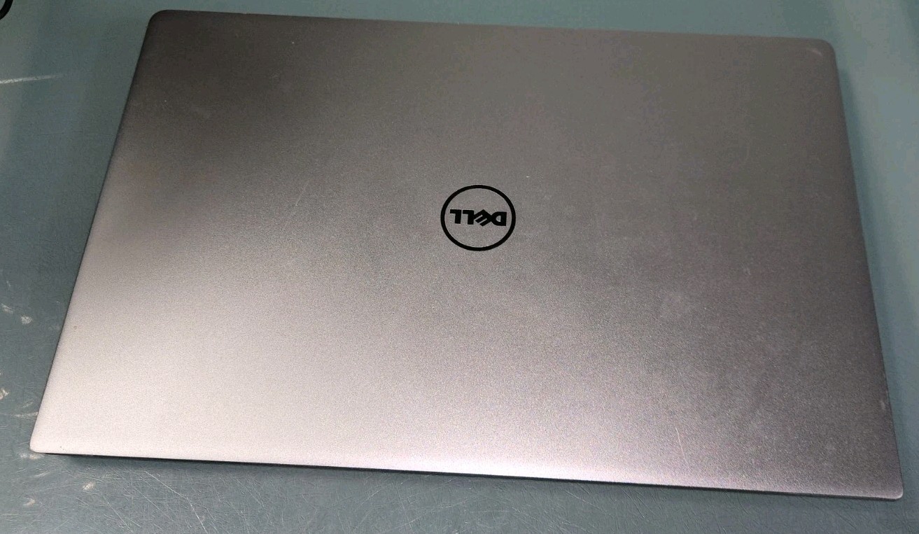 Dell p54g Laptop – Core i3, 13″3 GEN 7, 4GB RAM, 120GB SSD, WIN11 READ!