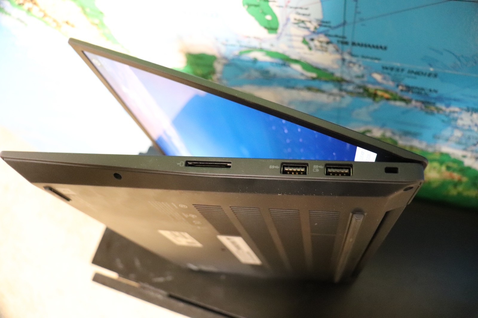 #3 Lenovo Think Pad P1 Gen 6 16 OLED 2.6 GHz i9-13900H 32GB 1TB SSD RTX 2000 Ada