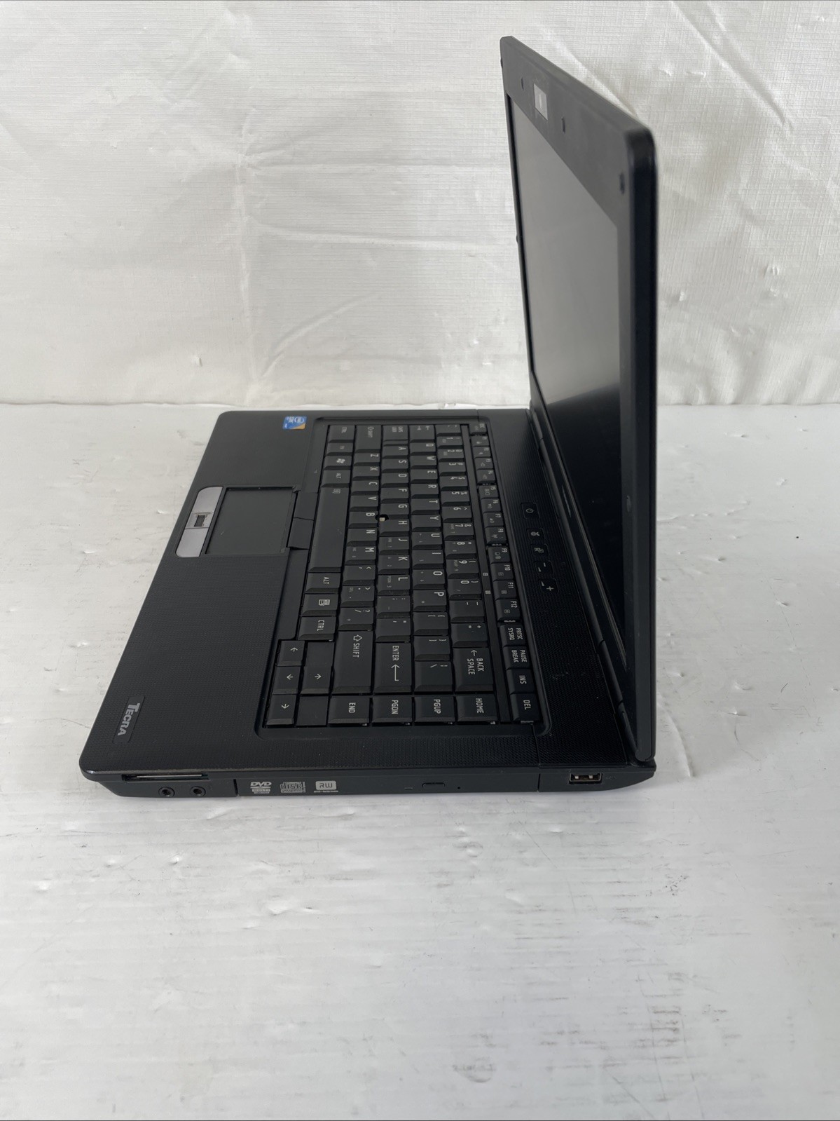 Toshiba Tecra 14″ M11-S3430 i5 M520 2.4Ghz 8GB Ram 320GB Hard drive Windows 11