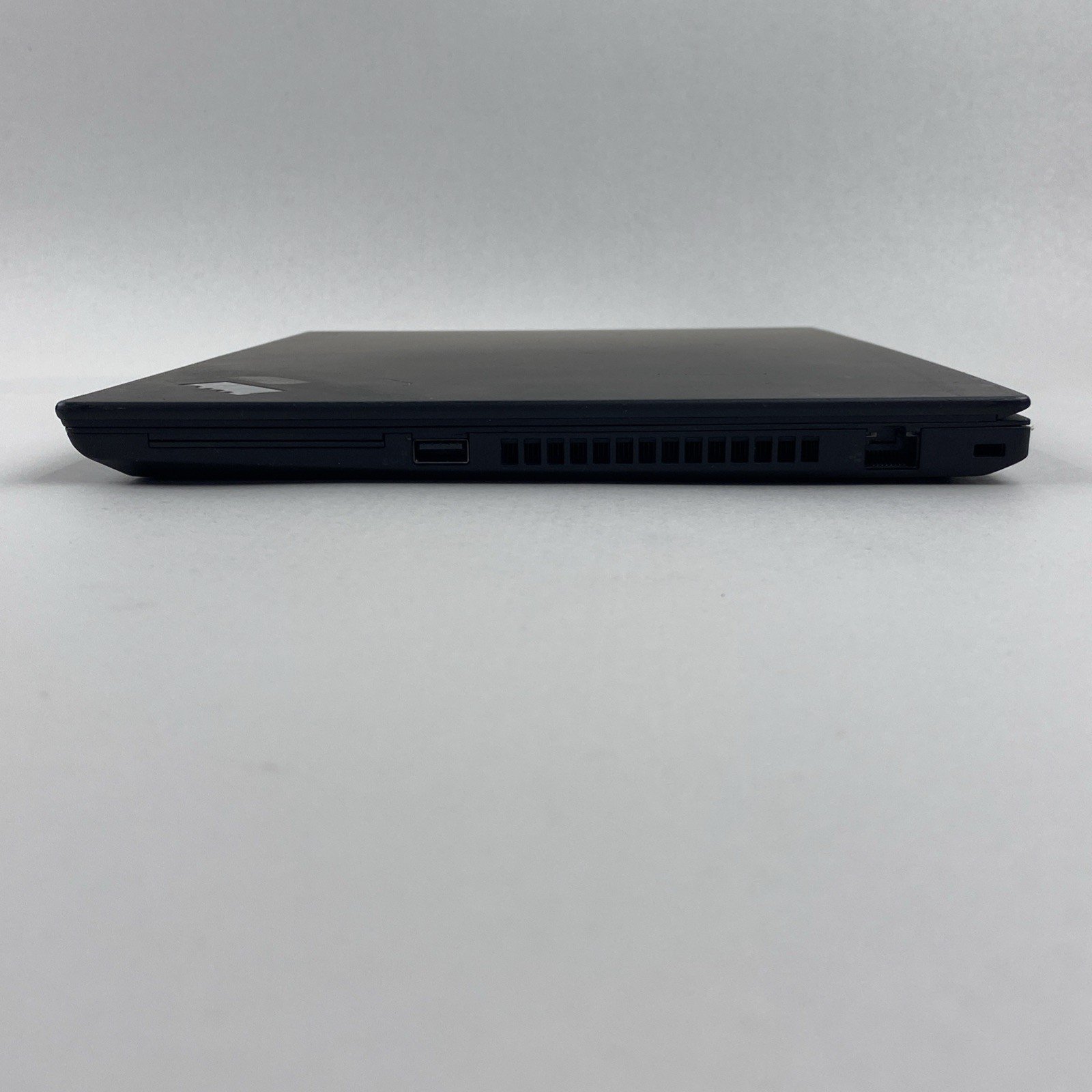 Lenovo ThinkPad T490 Core i5-8365U 1.60GHz 8GB RAM 14″ No HDD/OS BAD SCREEN