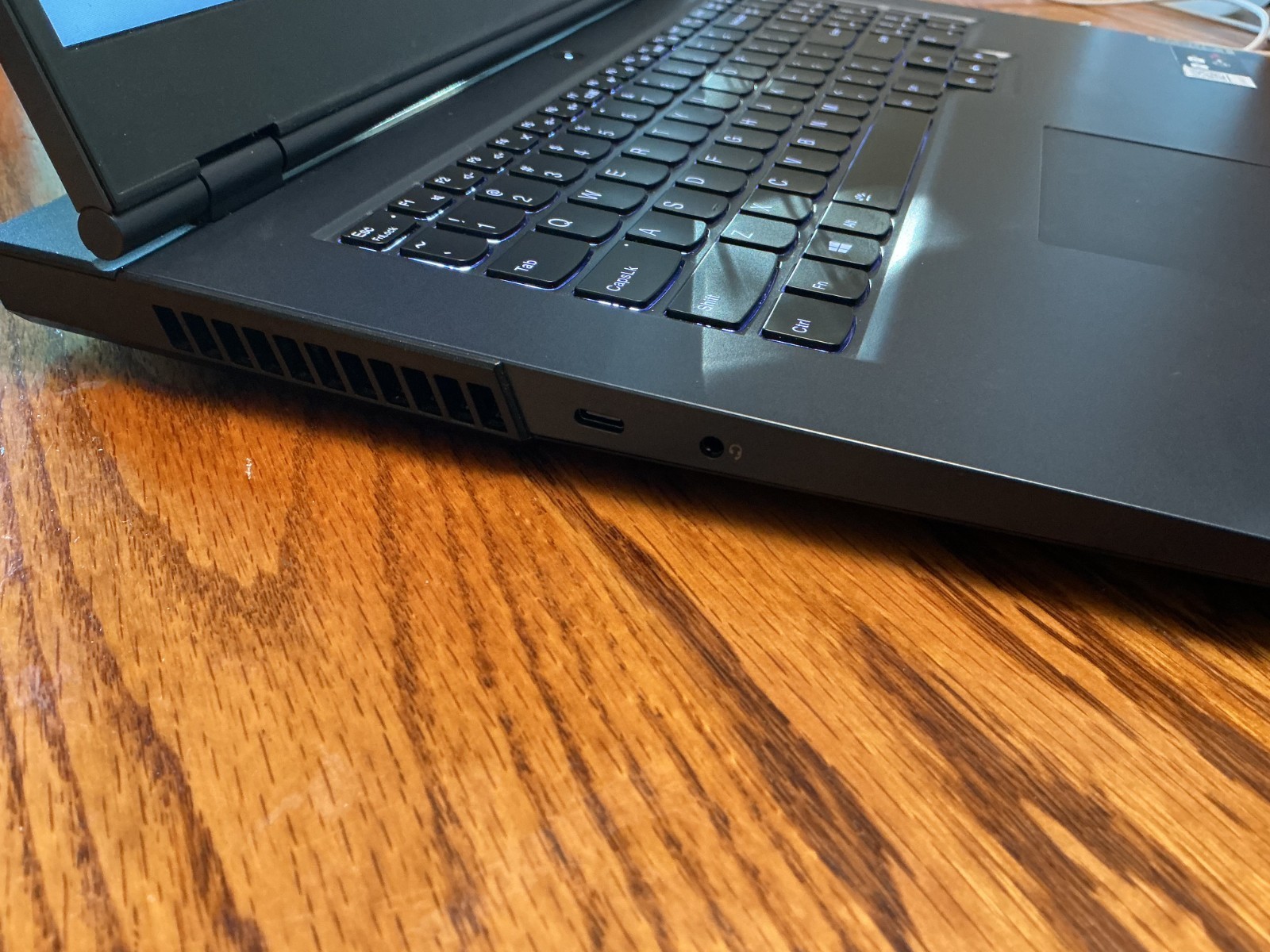 Lenovo Legion 5 17.3″ | AMD Ryzen 5 5600H, GTX 1650, 8GB DDR4