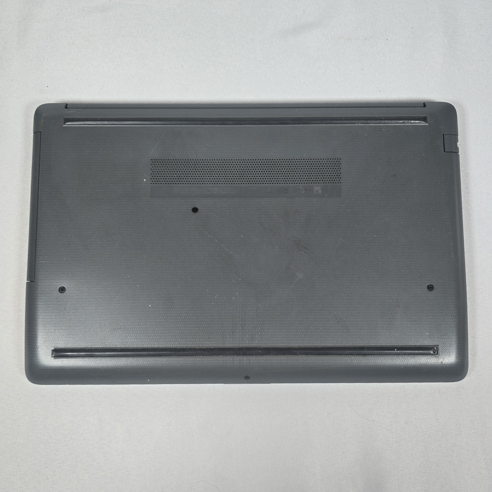 HP LAPTOP 15-DB0XXX AMD E2-9000E RADEON R2 1.50 GHz 4GB RAM READ