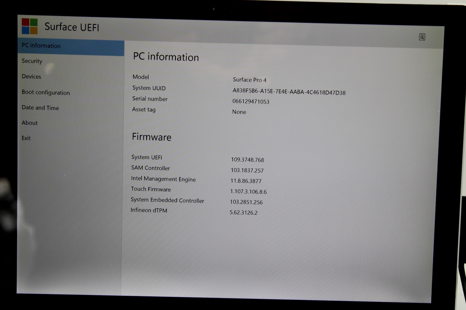 Microsoft Surface Pro 4 1724 i5-6300U 4GB RAM 128GB SSD No OS
