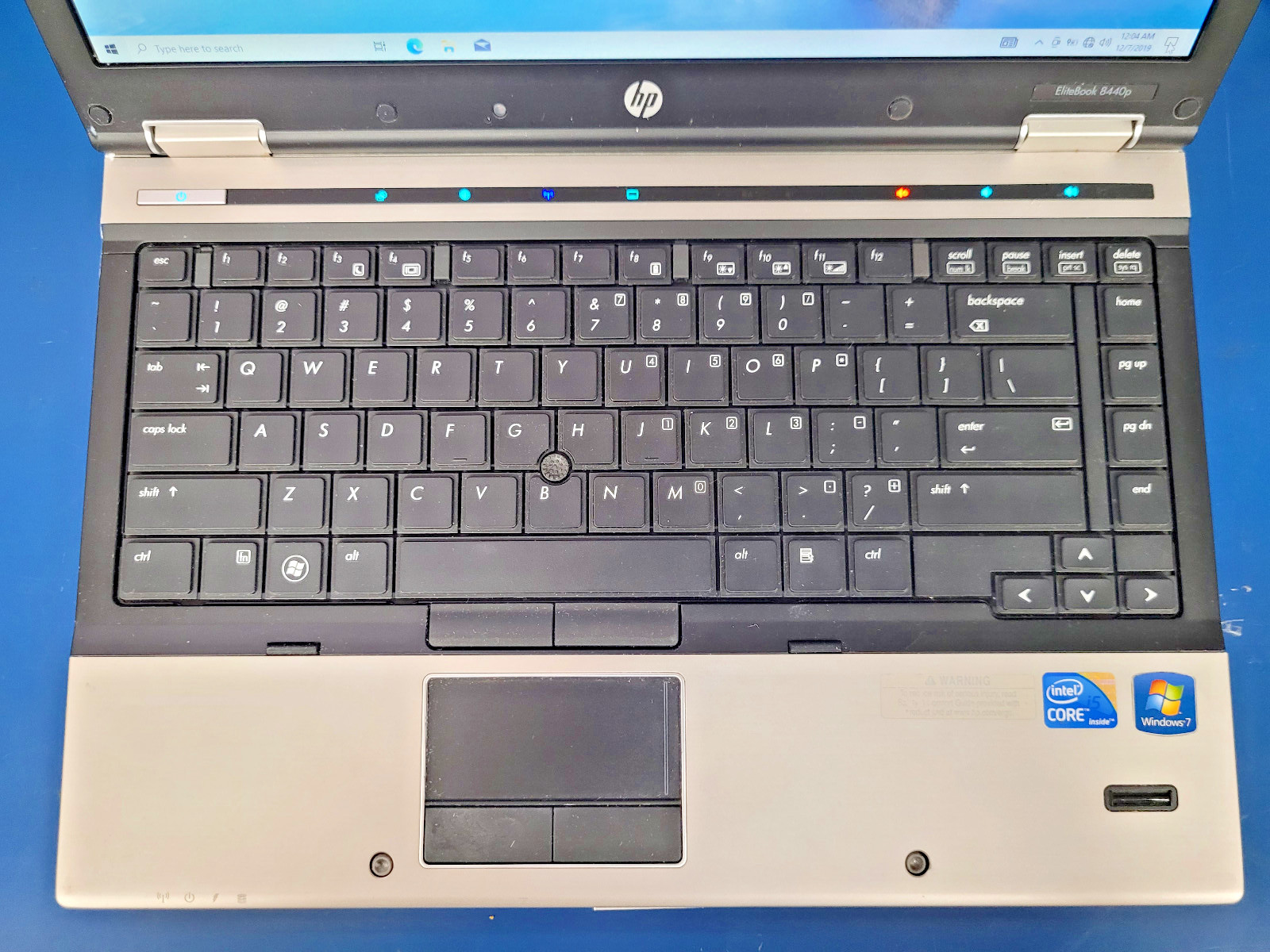 HP Elitebook 8440p Intel i5-M520 4 GB RAM – 250 HHD – WINDOW 10 + CHARGER
