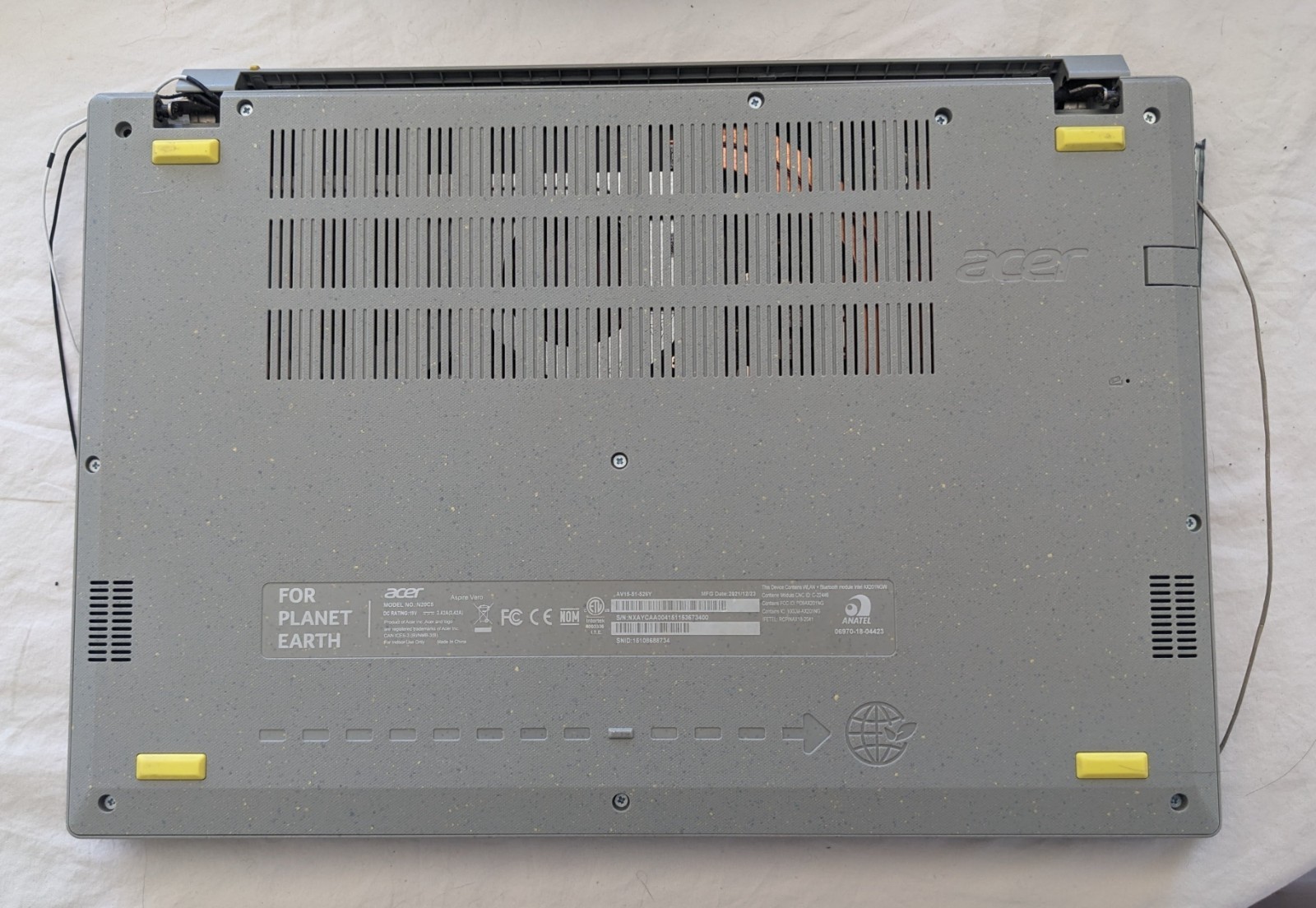 Acer Aspire Vero AV15-51 Core i5-1155G7 laptop w/broken hinges