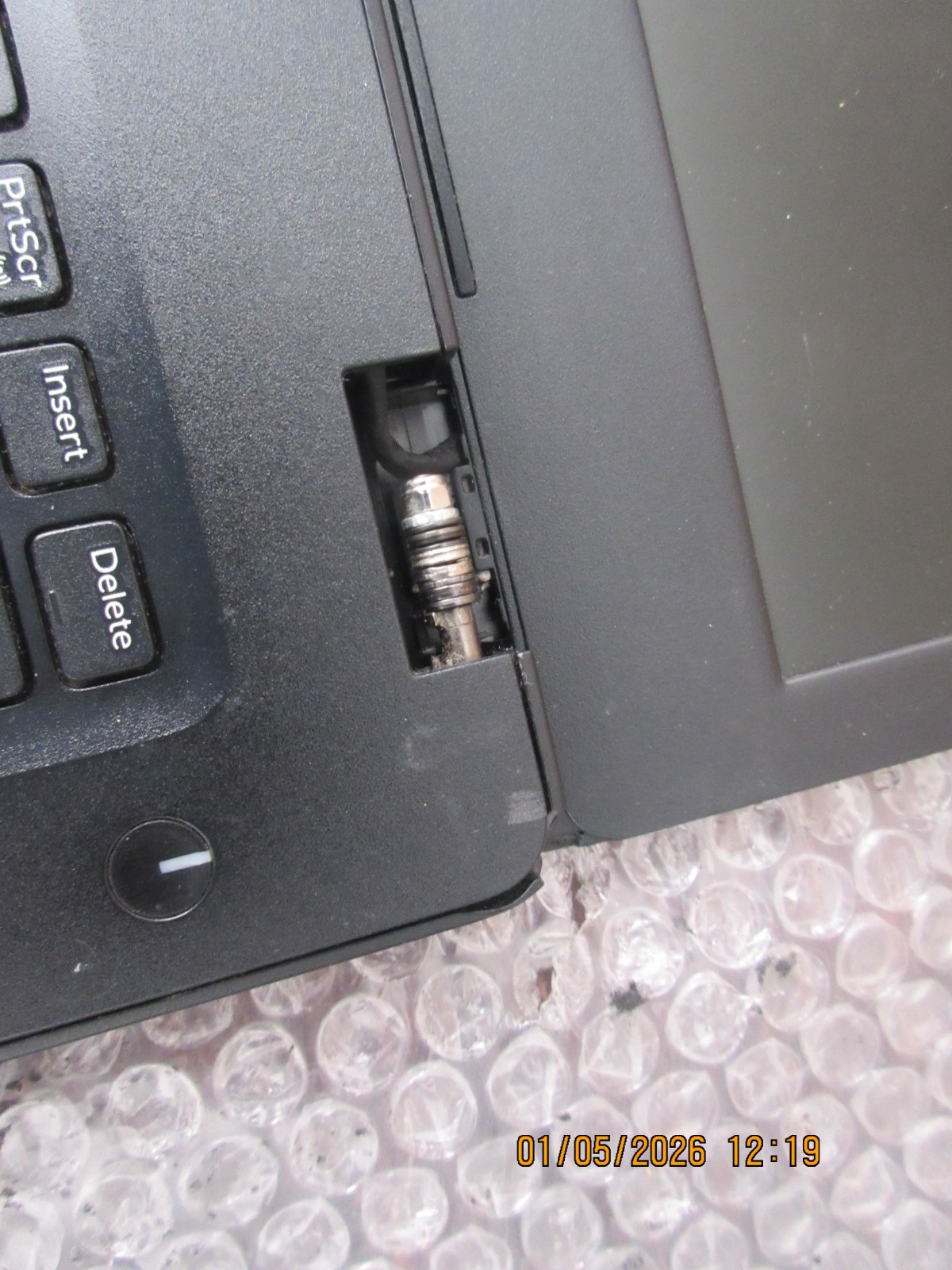 Dell Latitude 3490 Core i5 -7th @ 2.7GHz, 4GB Ram 128GB SSD, W10P – READ DESC.