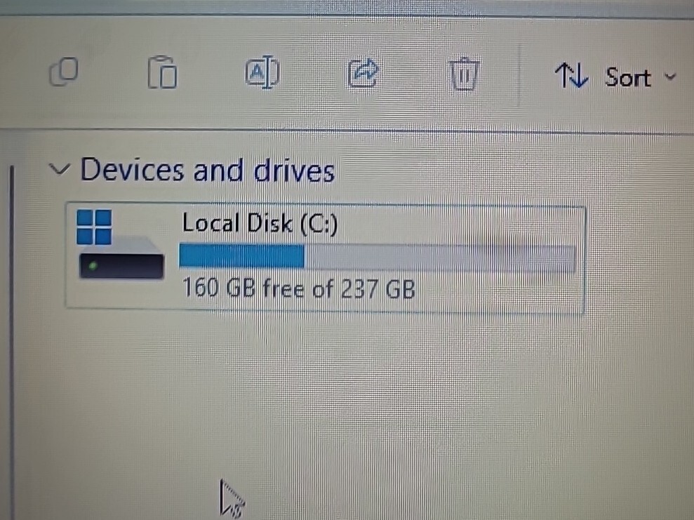 HP 255 G8 Laptop 15.6″ 8GB Ram 256GB SSD AMD 3020e W11H Screen Defect