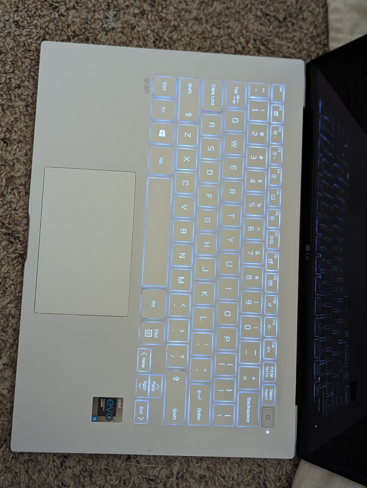 LG Gram 14″ 11 Gen Intel i5 Hard Disk 256 GB Ram 8GB Windows 11