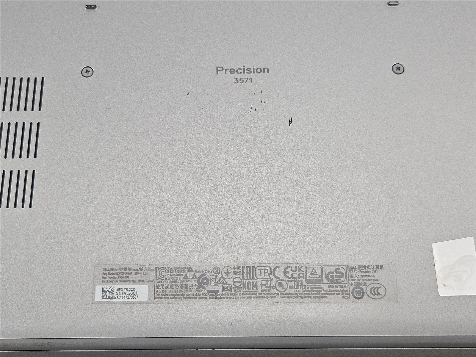 Dell Precision 3571 i5-12600H 16GB RAM 256GB SSD 15.6″ P104F No OS Gray