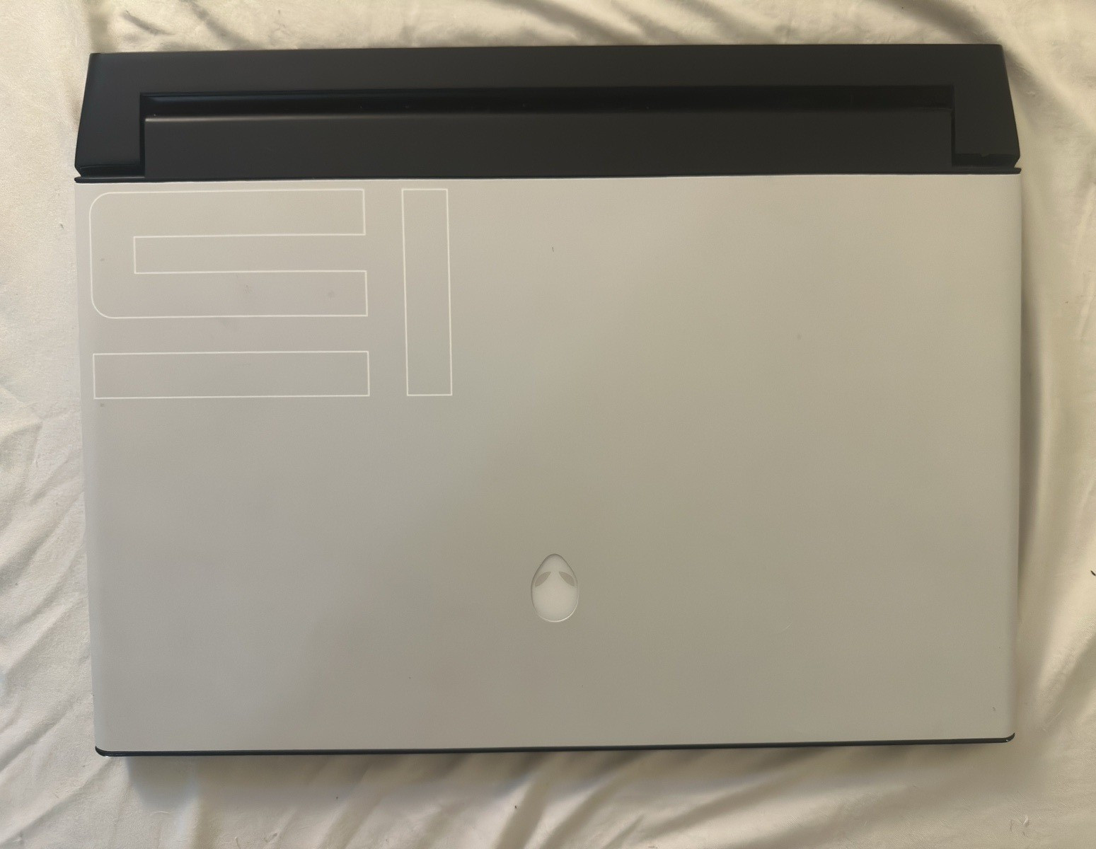 Alienware 15 R2 Laptop Intel Core i7 16GB RAM RTX 2080 16in SSD White Backlit