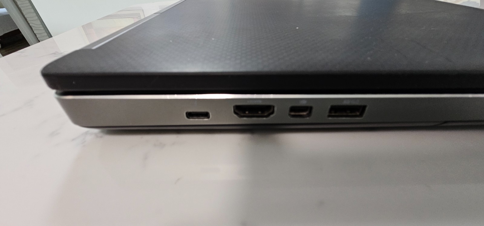 Dell Precision 7520 15.6″ FHD Intel i7-7820HQ 2.9GHz 16GB 512GB Quadro M2200