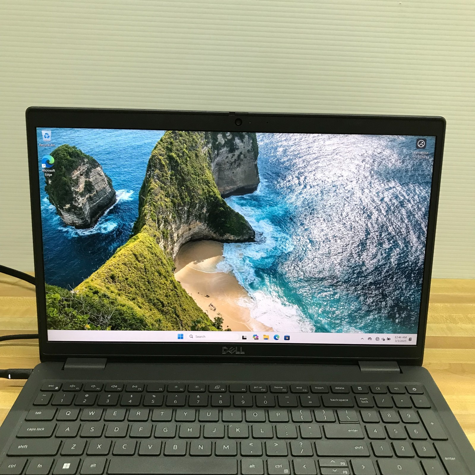 Dell Latitude 3520 15.6″ i5-1135G7 2.4GHz 16GB RAM 256GB SSD (Windows 11 Pro)