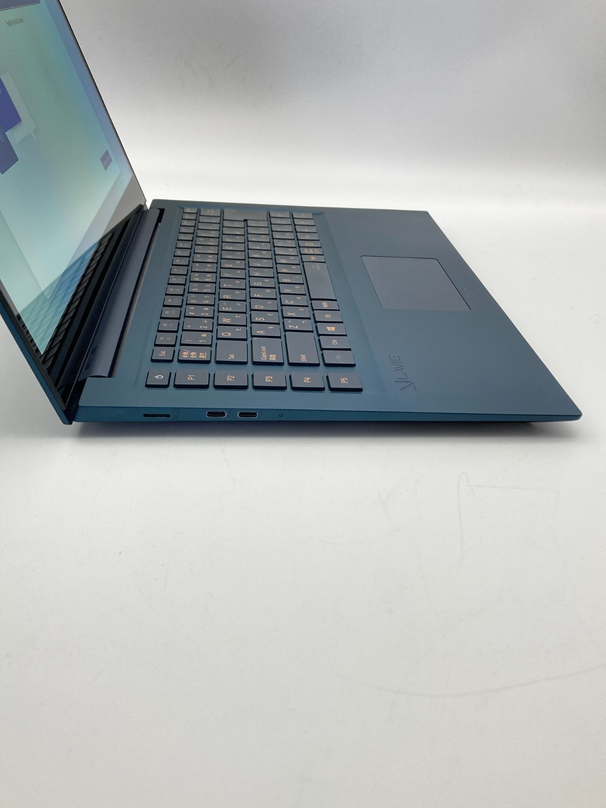 NEC Lavie PC-LV750RAL-E3 Core i7-9750H RAM 8GB SSD 512GB OLED 4K (3840×2160)